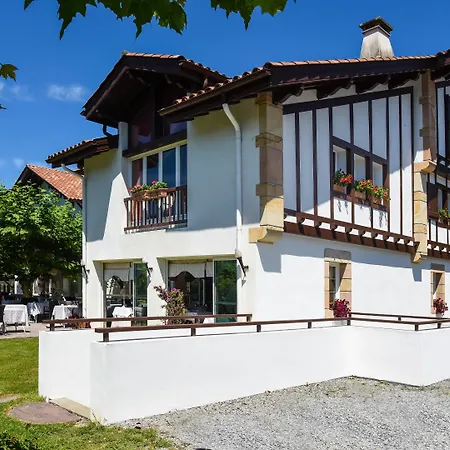 Teritoria Les Jardins De Bakea 4*