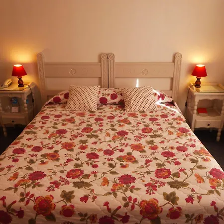 Les Jardins De Bakea Hotel
