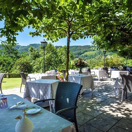 Les Jardins De Bakea Hotel