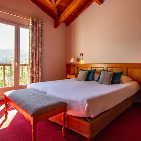 Les Jardins De Bakea 4*