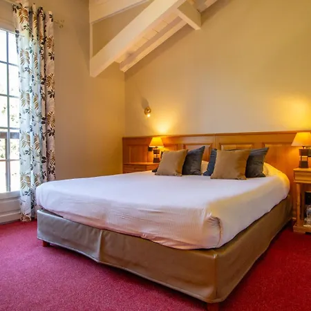 Les Jardins De Bakea Hotel 4*