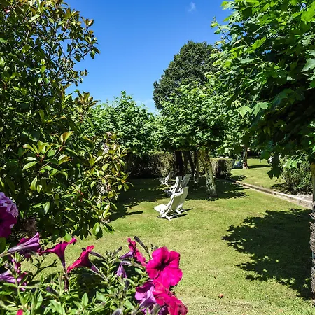 Les Jardins De Bakea Hotel