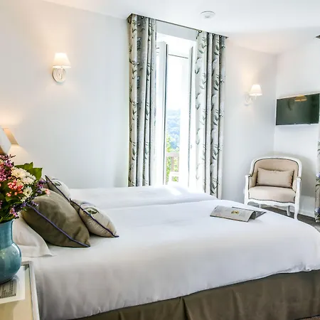 Les Jardins De Bakea 4*