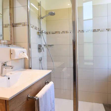 Les Jardins De Bakea Hotel