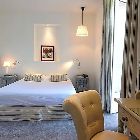 Отель Teritoria Les Jardins De Bakea 4*