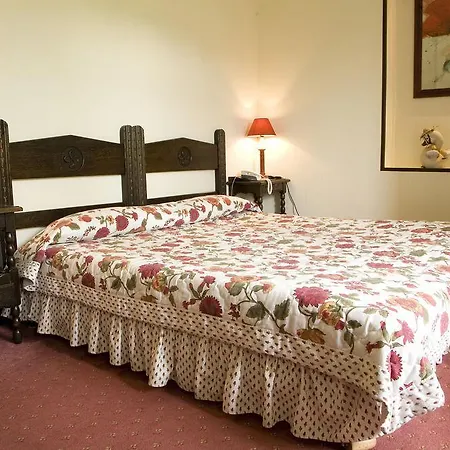 Les Jardins De Bakea 4* بيرياتو