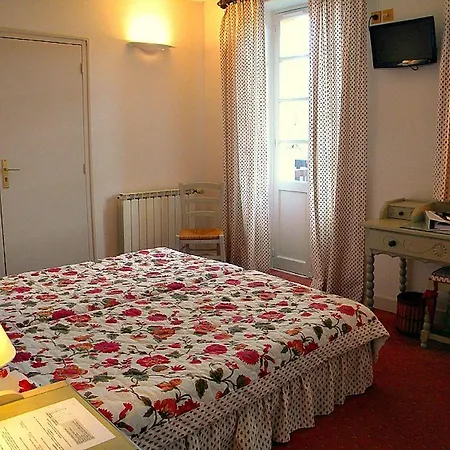 Les Jardins De Bakea 4*
