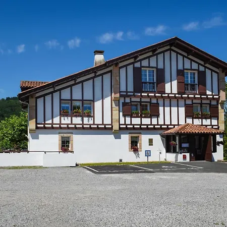 Les Jardins De Bakea Hotel