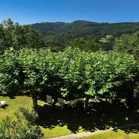 Les Jardins De Bakea