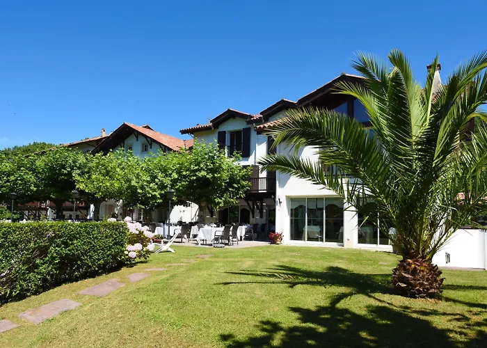 Les Jardins De Bakea Hotel 4*