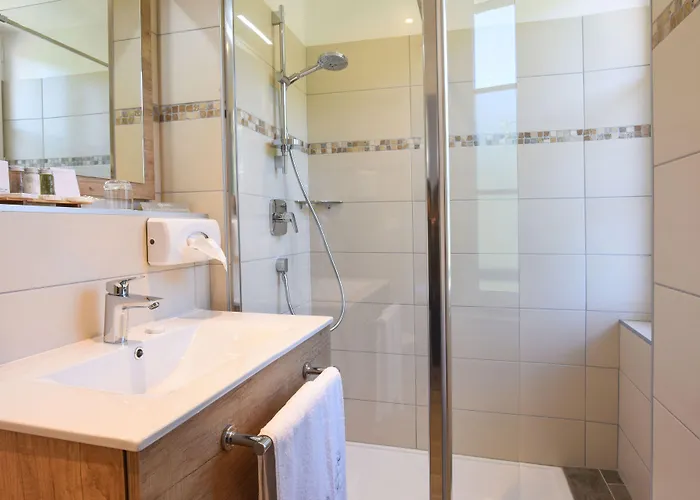 Les Jardins De Bakea Hotel