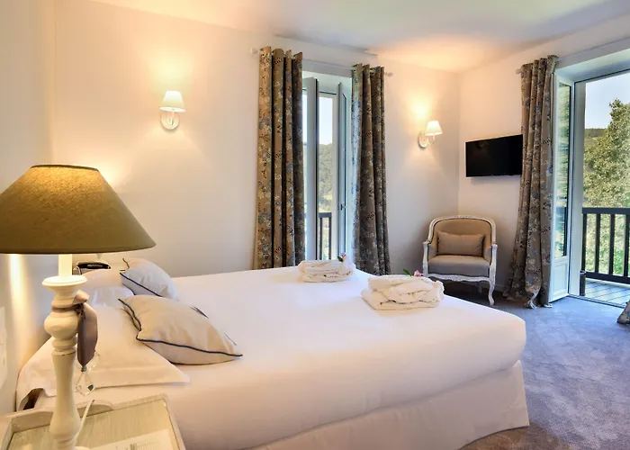 Les Jardins De Bakea Hotel 4*