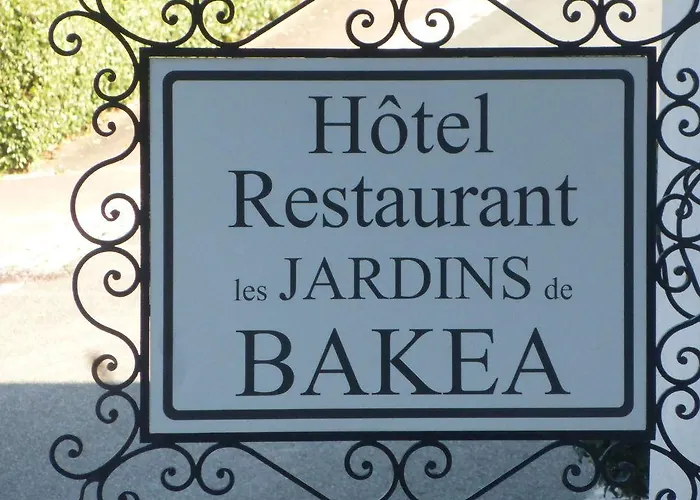 Les Jardins De Bakea Hotel